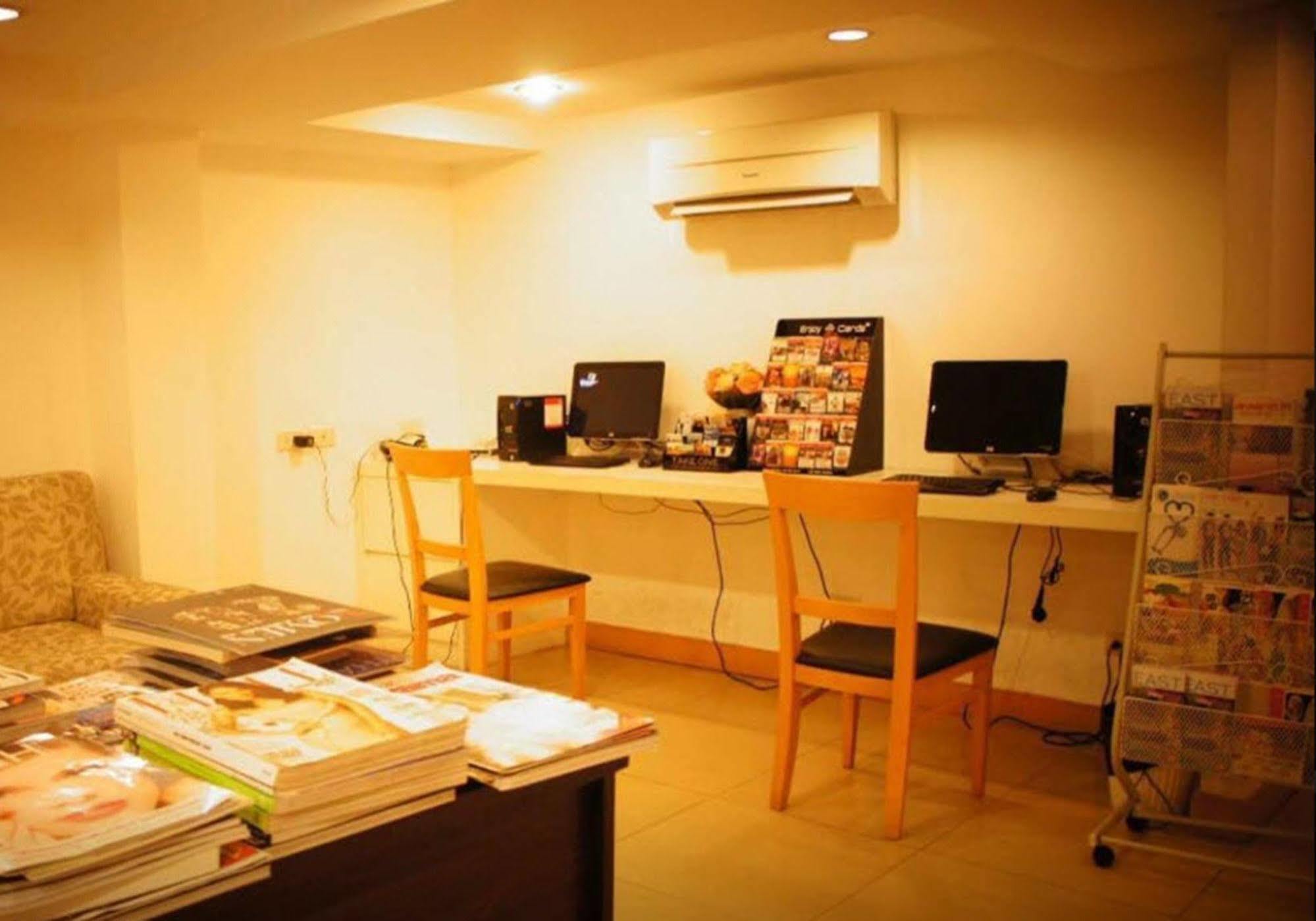 Nantra De Comfort Bangkok Exterior photo